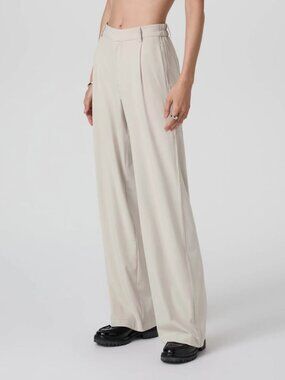 Vuori Villa Trouser in Mushroom (Short, Small)